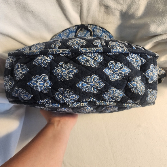 Vera Bradley crossbody - Picture 3 of 6